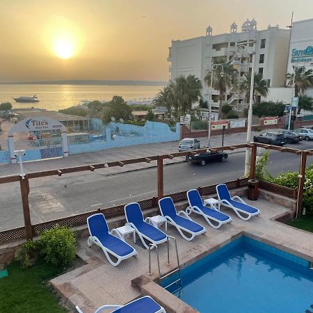 Serafy City Center Hostel And Pool For Foreigners Adults Only Хургада Екстер'єр фото