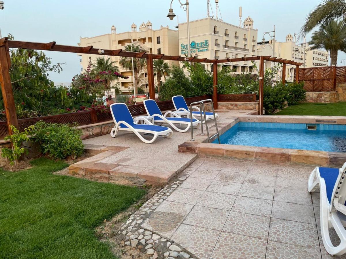 Serafy City Center Hostel And Pool For Foreigners Adults Only Хургада Екстер'єр фото