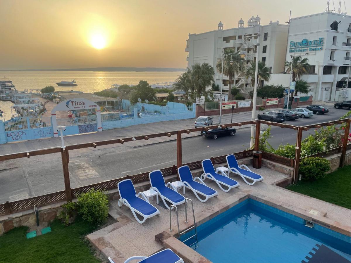Serafy City Center Hostel And Pool For Foreigners Adults Only Хургада Екстер'єр фото