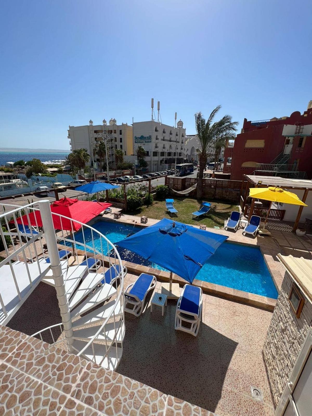 Serafy City Center Hostel And Pool For Foreigners Adults Only Хургада Екстер'єр фото
