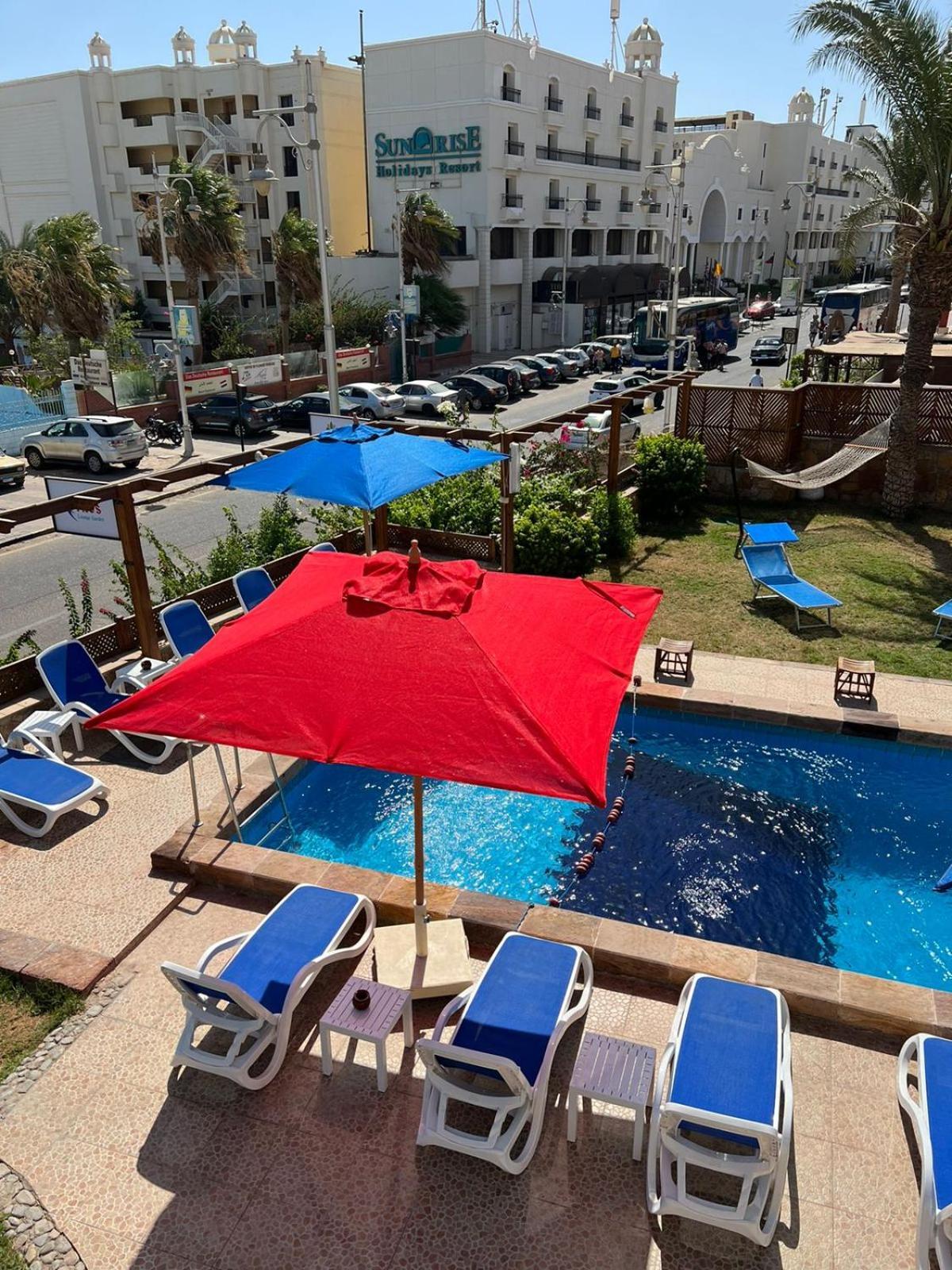 Serafy City Center Hostel And Pool For Foreigners Adults Only Хургада Екстер'єр фото