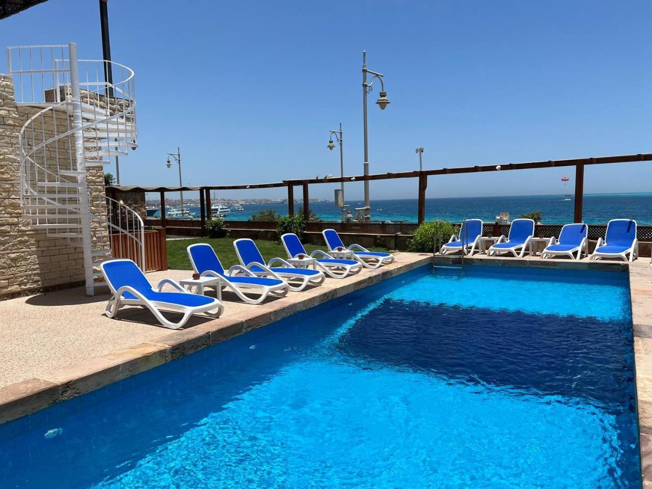 Serafy City Center Hostel And Pool For Foreigners Adults Only Хургада Екстер'єр фото
