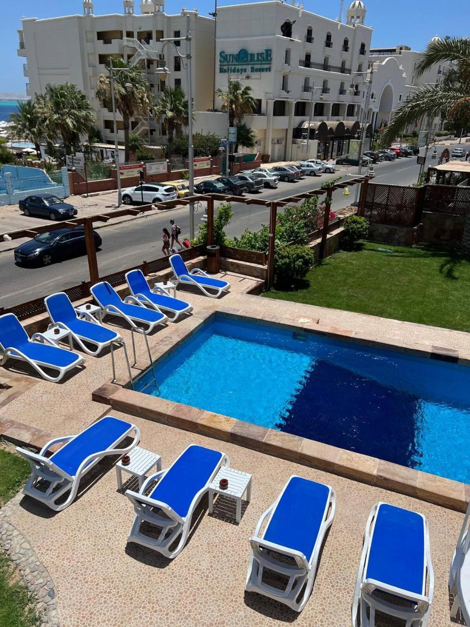 Serafy City Center Hostel And Pool For Foreigners Adults Only Хургада Екстер'єр фото