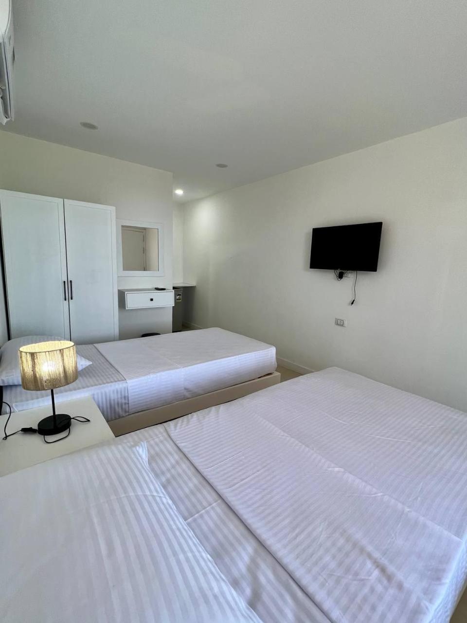 Serafy City Center Hostel And Pool For Foreigners Adults Only Хургада Екстер'єр фото