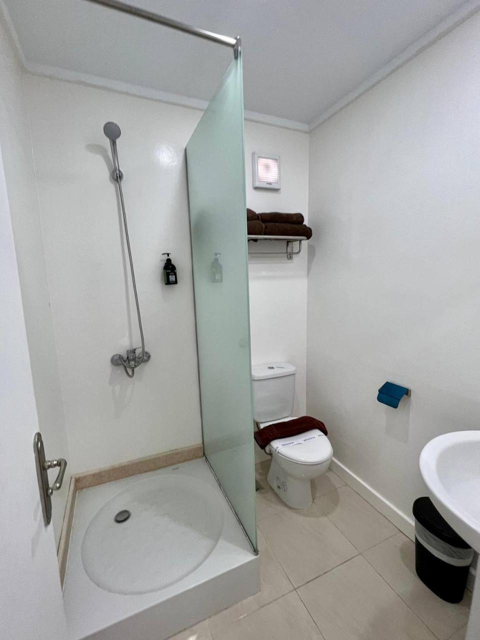 Serafy City Center Hostel And Pool For Foreigners Adults Only Хургада Номер фото