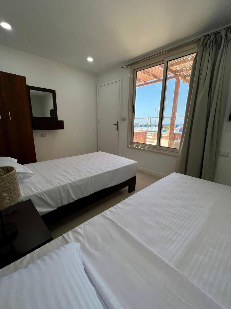 Serafy City Center Hostel And Pool For Foreigners Adults Only Хургада Номер фото