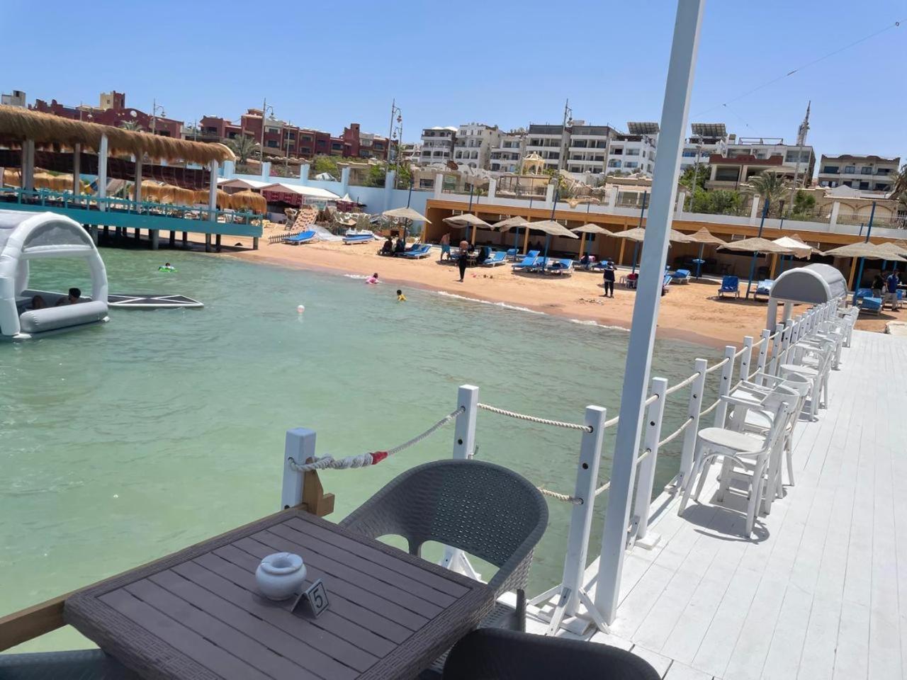 Serafy City Center Hostel And Pool For Foreigners Adults Only Хургада Екстер'єр фото
